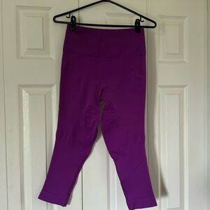 Lululemon Flow Capris ❤️❤️